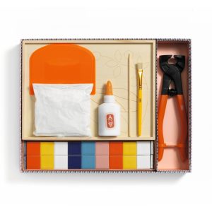 Atelier creativ de mozaic cu 100 de plăcuțe ceramice pe placă de lemn, Djeco