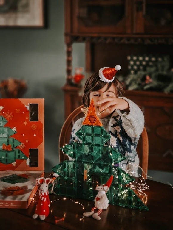 Calendar de advent cu piese magnetice de construit, 37 de piese, Cleverclixx