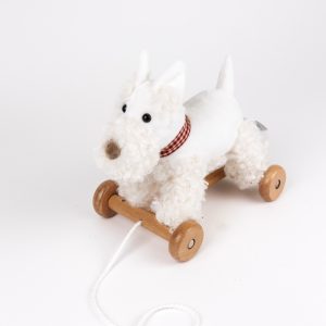 Cățelușă de tras din lemn și poliester, cu roți din lemn, Egmont Toys