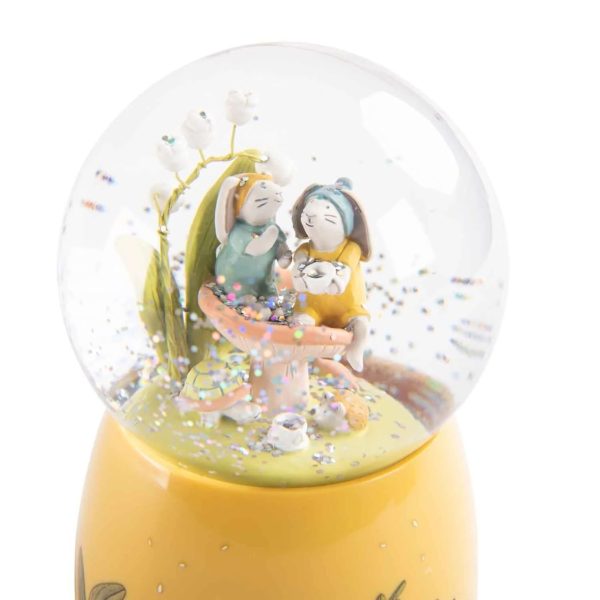 Cutie muzicală glob cu zăpadă Trois Petits Lapins, cu mecanism cu cheiță, Moulin Roty