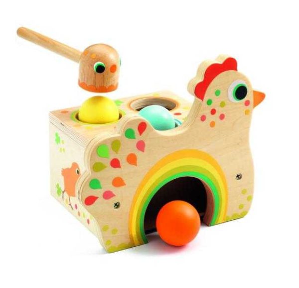 Joc de ciocănit din lemn, cutie în formă de găină, cu 3 bile și ciocan, Djeco