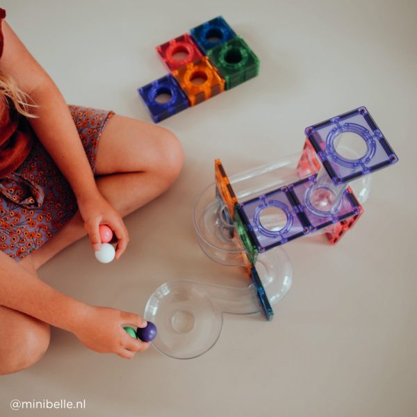 Joc magnetic de construcție cu circuit pentru bile, 110 piese pastel, Cleverclixx