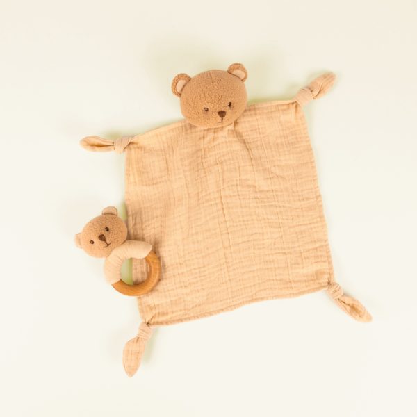 Set cadou pentru bebeluși cu doudou și zornăitoare din lemn, ursulețul Marcel, Egmont Toys