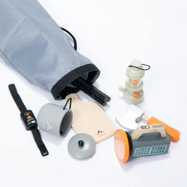 Set de camping din lemn, 45 de piese, cu grătar, lanternă și rucsac, UMU Toys