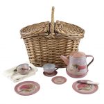 Set de ceai muzical cu ceainic, cești și farfurii, în coș de picnic, Egmont Toys