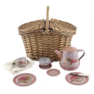 Set de ceai muzical cu ceainic, cești și farfurii, în coș de picnic, Egmont Toys