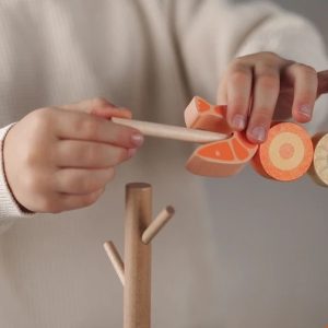Set de grătar de jucărie din lemn, cu accesorii și alimente, UMU Toys