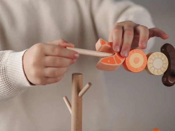 Set de grătar de jucărie din lemn, cu accesorii și alimente, UMU Toys